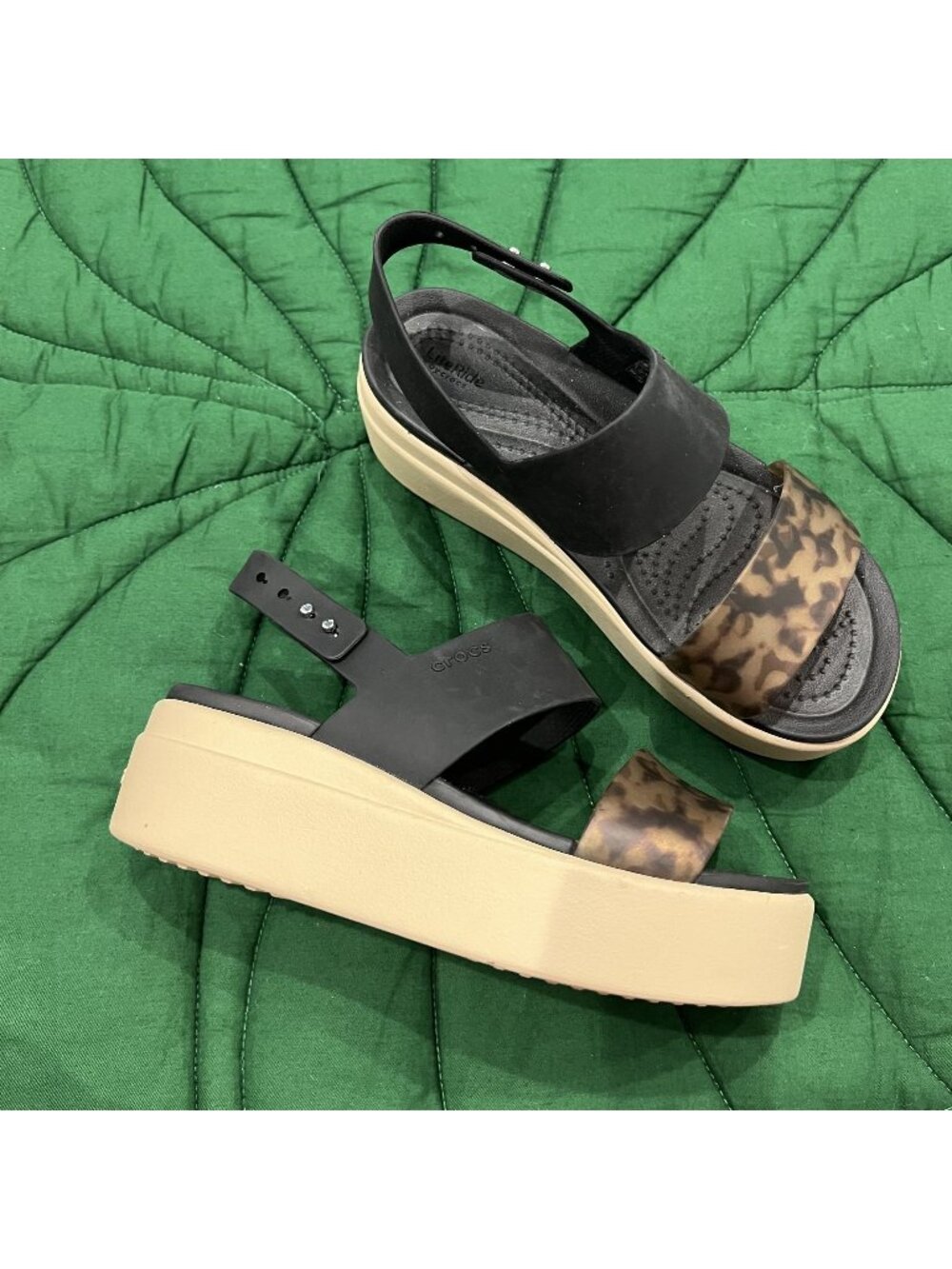 Crocs Womens 4 Brooklyn Low Wedge Platform Sandals Animal Print Ankle Strap